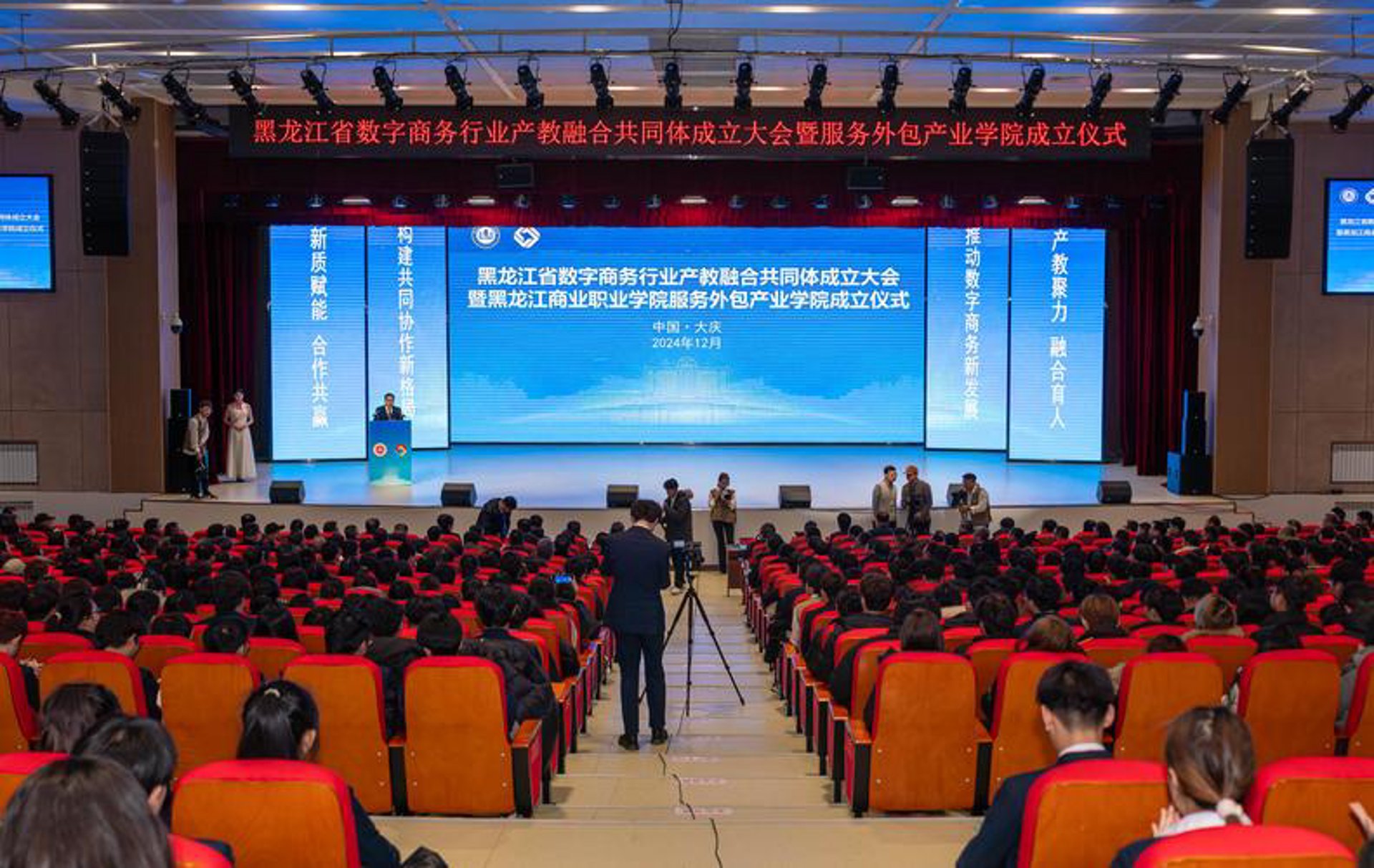 杜春杨黄焖鸡